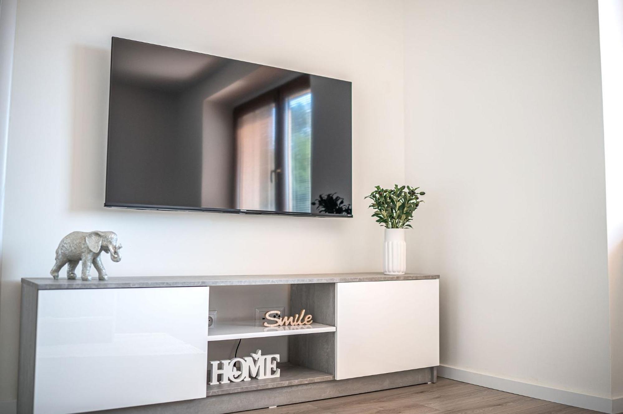 Nitra Castle Suite - Modern Elegance & Serenity Экстерьер фото